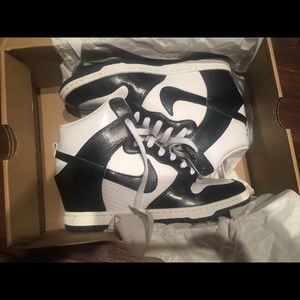Nike Women’s Dunk Sky HI Size 9 New Condition!